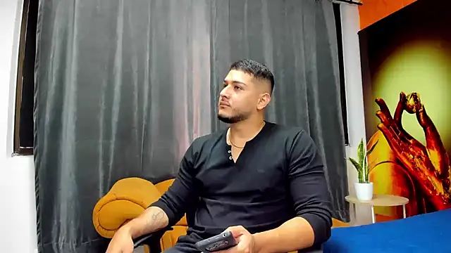 Snapshot of jasonshaw25 chatting on 11-15-25, 05:42 jasonshaw25 online show from 11-15-25, 05:42