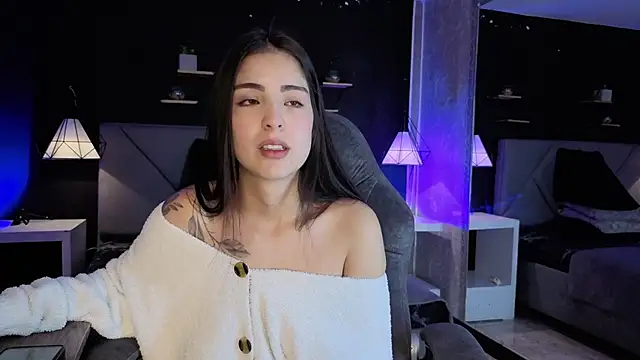 Snapshot of giapearl25 chatting on 10-17-25, 12:19 giapearl25 online show from 10-17-25, 12:19