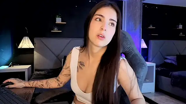 Snapshot of giapearl25 chatting on 10-29-25, 01:02 giapearl25 online show from 10-29-25, 01:02