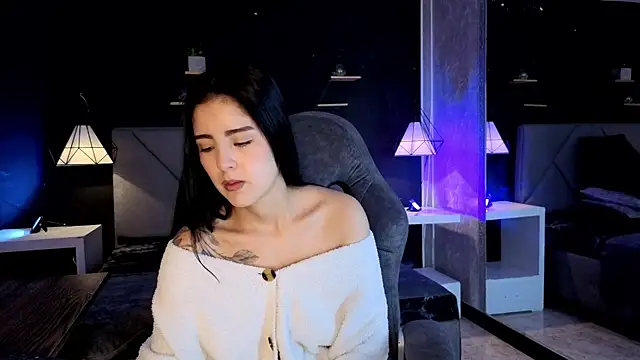 Snapshot of giapearl25 chatting on 11-14-25, 12:59 giapearl25 online show from 11-14-25, 12:59