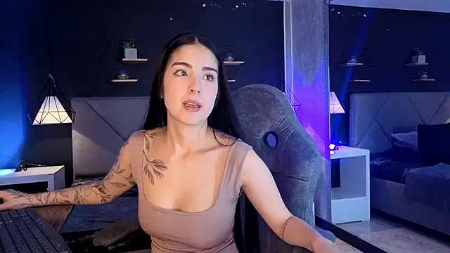 Snapshot of giapearl25 chatting on 11-20-25, 02:01 giapearl25 online show from 11-20-25, 02:01