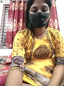 Snapshot of Queen-Any chatting on 10-24-25, 02:46 Queen-Any online show from 10-24-25, 02:46