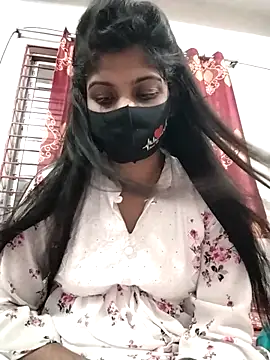 Snapshot of Queen-Any chatting on 10-26-25, 02:56 Queen-Any online show from 10-26-25, 02:56