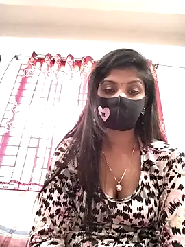 Snapshot of Queen-Any chatting on 11-12-25, 02:45 Queen-Any online show from 11-12-25, 02:45