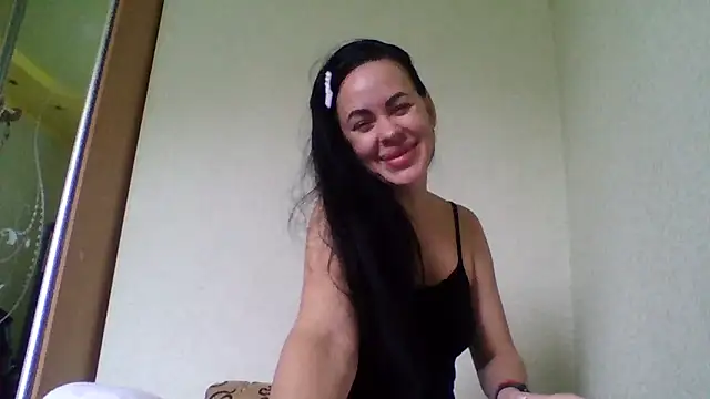 Stefaniyaxq online show from 10-08-25, 08:56