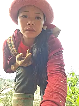 miomio-12 online show from 10-18-25, 09:32