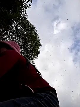 miomio-12 online show from 12-20-25, 02:29