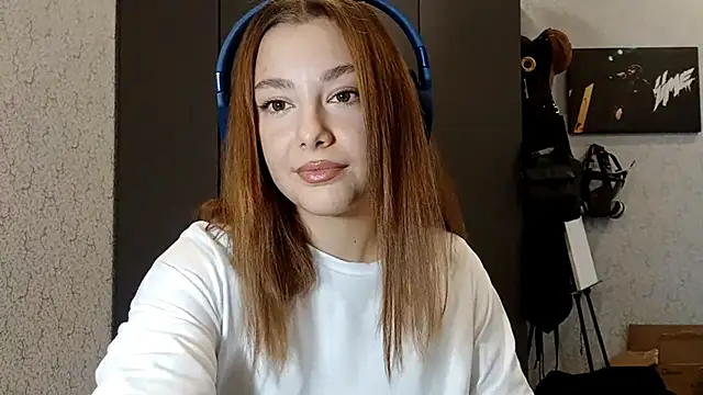 RavenGirlThier online show from 10-06-25, 09:29