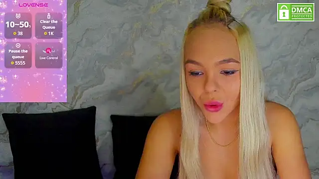 Snapshot of Daisy_Abby03 chatting on 11-25-25, 09:20 Daisy Abby03 online show from 11-25-25, 09:20