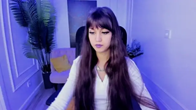 TiffanyYounge online show from 11-06-25, 12:17