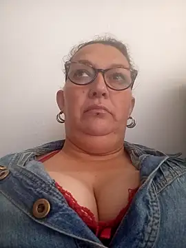 -saraqueen- online show from 10-24-25, 03:52