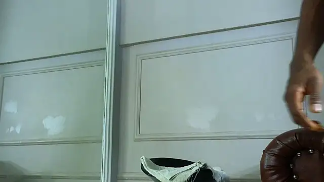 Snapshot of DereckWolf_ chatting on 10-29-25, 11:23 DereckWolf online show from 10-29-25, 11:23