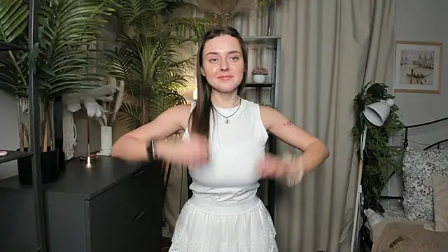 ThelmaJusto online show from 10-23-25, 03:00