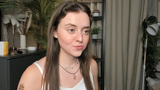 ThelmaJusto online show from 11-06-25, 02:18