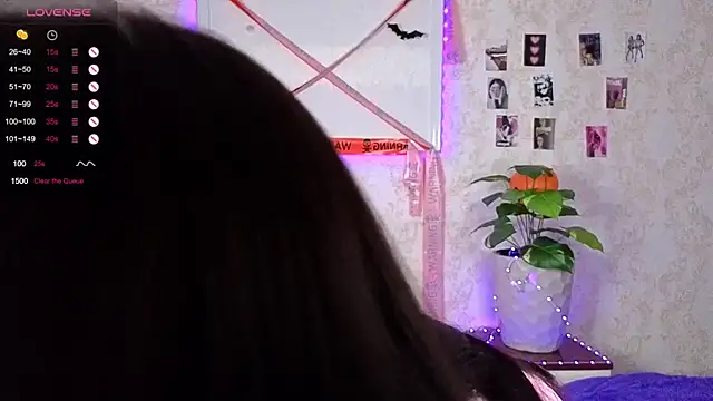 JeeringTickler online show from 11-05-25, 06:52