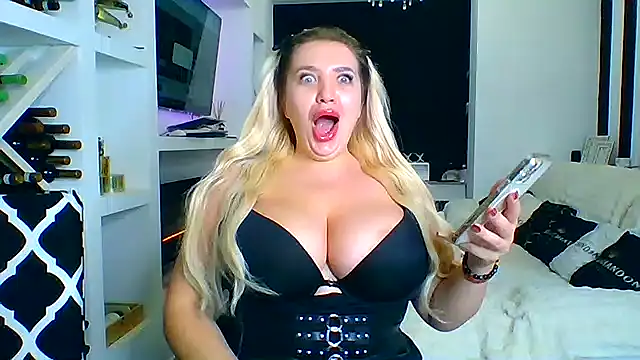 Snapshot of evedanger chatting on 10-27-25, 10:36 evedanger online show from 10-27-25, 10:36