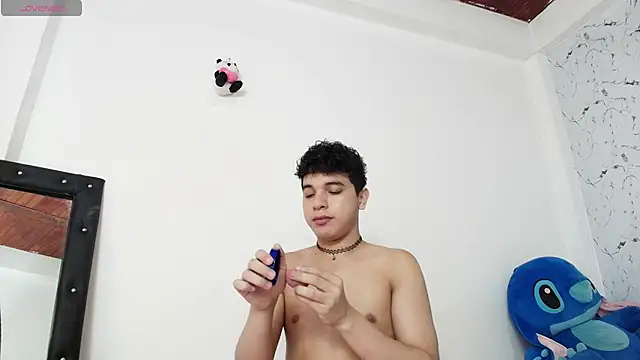 Snapshot of Dominic_king7 chatting on 11-09-25, 03:27 Dominic king7 online show from 11-09-25, 03:27