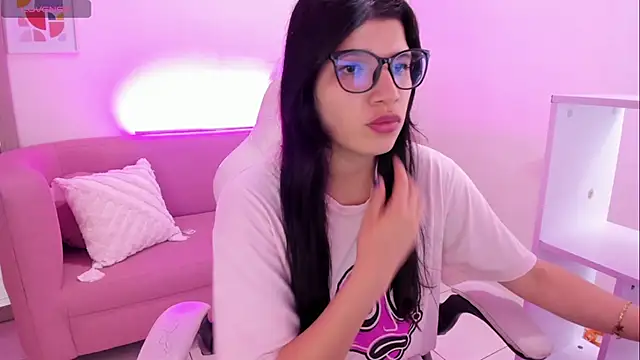 Snapshot of Gia_Brawn chatting on 10-16-25, 11:11 Gia Brawn online show from 10-16-25, 11:11