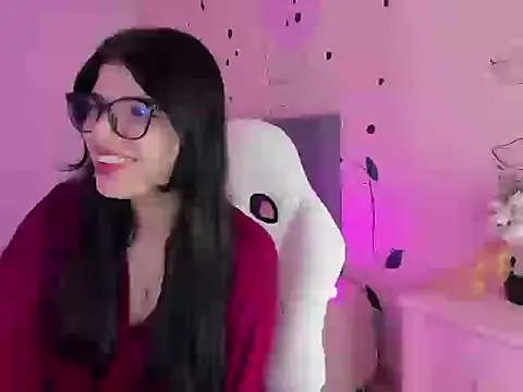 Snapshot of Gia_Brawn chatting on 11-04-25, 11:20 Gia Brawn online show from 11-04-25, 11:20