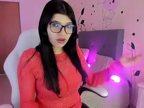 Snapshot of Gia_Brawn chatting on 11-05-25, 11:43 Gia Brawn online show from 11-05-25, 11:43