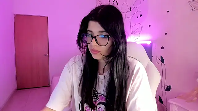 Snapshot of Gia_Brawn chatting on 11-11-25, 11:43 Gia Brawn online show from 11-11-25, 11:43