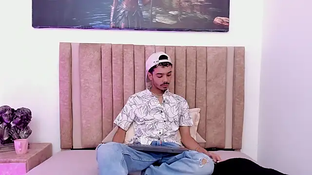 Timothe Evans online show from 12-19-25, 03:57