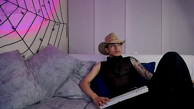  PandoyParker  online show from 10-13-25, 03:50