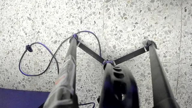 Leoo Miller online show from 11-27-25, 04:03