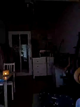 Snapshot of MissHazelnut chatting on 10-12-25, 03:00 MissHazelnut online show from 10-12-25, 03:00