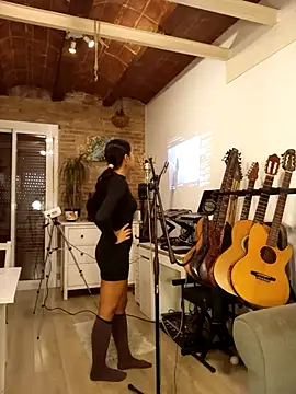 Snapshot of MissHazelnut chatting on 11-03-25, 03:46 MissHazelnut online show from 11-03-25, 03:46