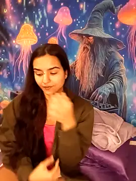 Snapshot of MissHazelnut chatting on 11-25-25, 07:03 MissHazelnut online show from 11-25-25, 07:03