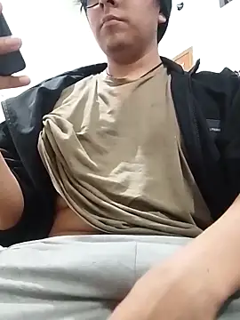 youngbull  online show from 10-06-25, 04:54