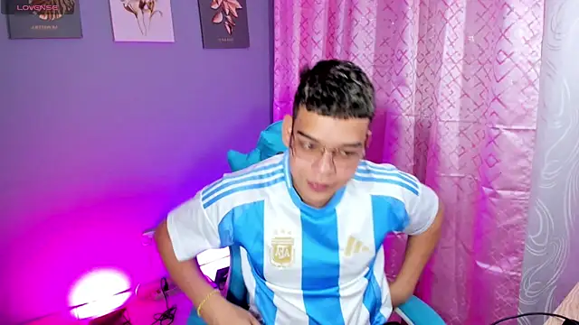 alex boyy online show from 10-05-25, 01:04