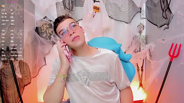 alex boyy online show from 10-29-25, 06:09