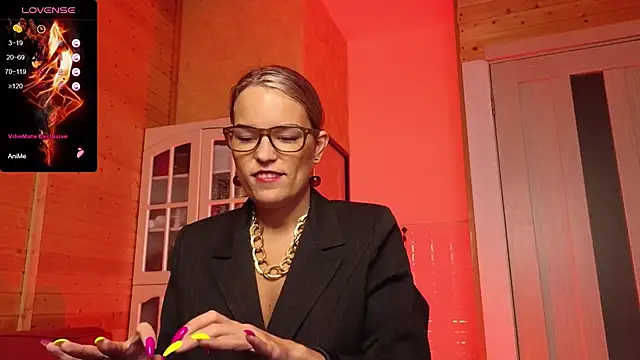 Snapshot of Lady_Shine chatting on 11-11-25, 10:37 Lady Shine online show from 11-11-25, 10:37