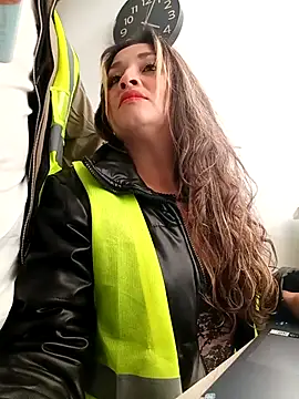 Snapshot of Nata-A77 chatting on 10-18-25, 09:04 Nata-A77 online show from 10-18-25, 09:04