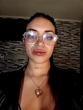 Carla Bennett   online show from 10-11-25, 06:12