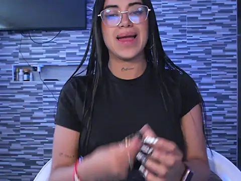 Carla Bennett   online show from 10-23-25, 11:20