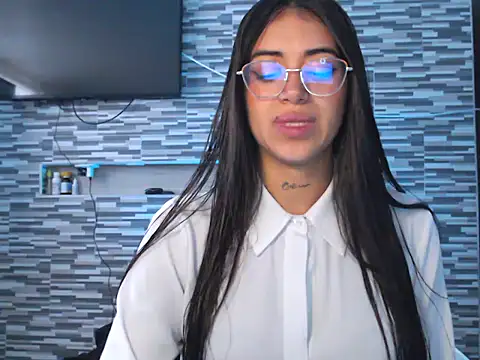 Carla Bennett   online show from 10-27-25, 11:36