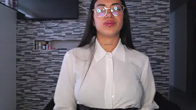 Carla Bennett   online show from 11-18-25, 11:47