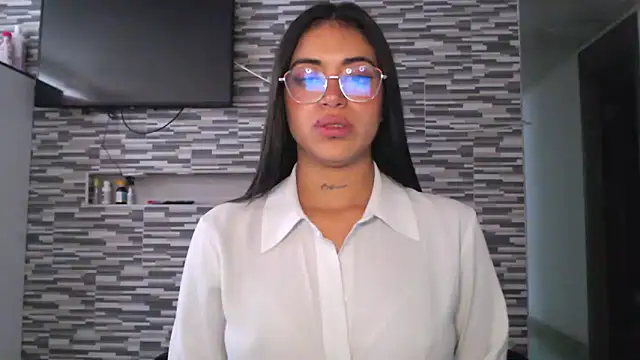 Carla Bennett   online show from 11-19-25, 11:21