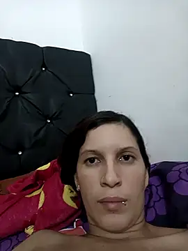 Snapshot of Mariana08andDiego chatting on 12-14-25, 11:31 Mariana08andDiego online show from 12-14-25, 11:31
