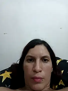 Snapshot of Mariana08andDiego chatting on 12-18-25, 02:17 Mariana08andDiego online show from 12-18-25, 02:17