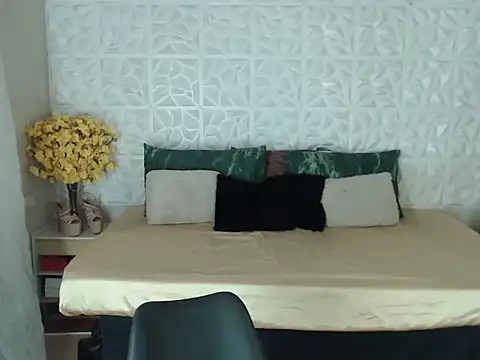  YourHellMajestic  online show from 11-06-25, 11:48