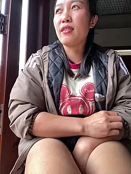 Snapshot of Pii_x chatting on 10-31-25, 01:17 Pii x online show from 10-31-25, 01:17