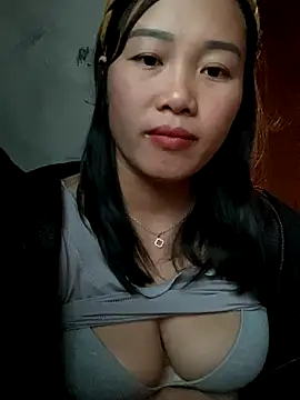 Snapshot of Pii_x chatting on 11-12-25, 01:17 Pii x online show from 11-12-25, 01:17