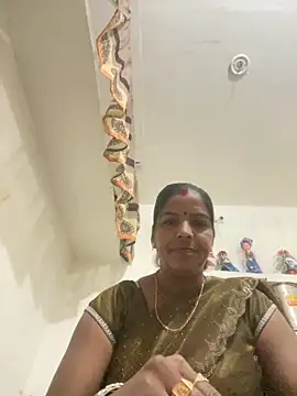 Snapshot of Sapnahot34 chatting on 11-06-25, 04:13 Sapnahot34 online show from 11-06-25, 04:13