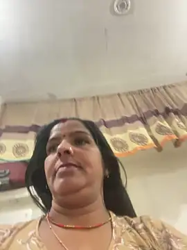 Snapshot of Sapnahot34 chatting on 11-19-25, 05:18 Sapnahot34 online show from 11-19-25, 05:18