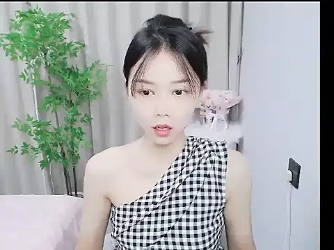 mili0923 online show from 10-17-25, 08:39