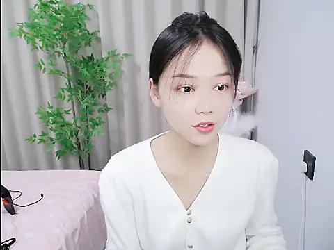 mili0923 online show from 10-19-25, 01:12